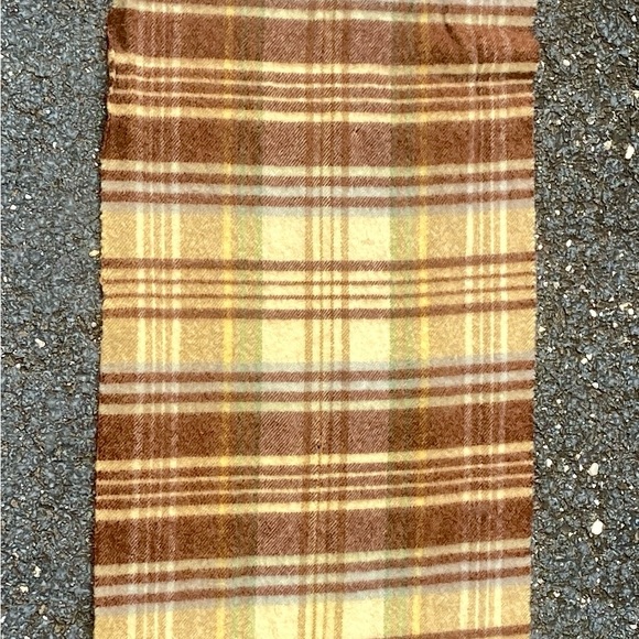 Vintage Louis Feraud Cashmere Scarf - Picture 2 of 5